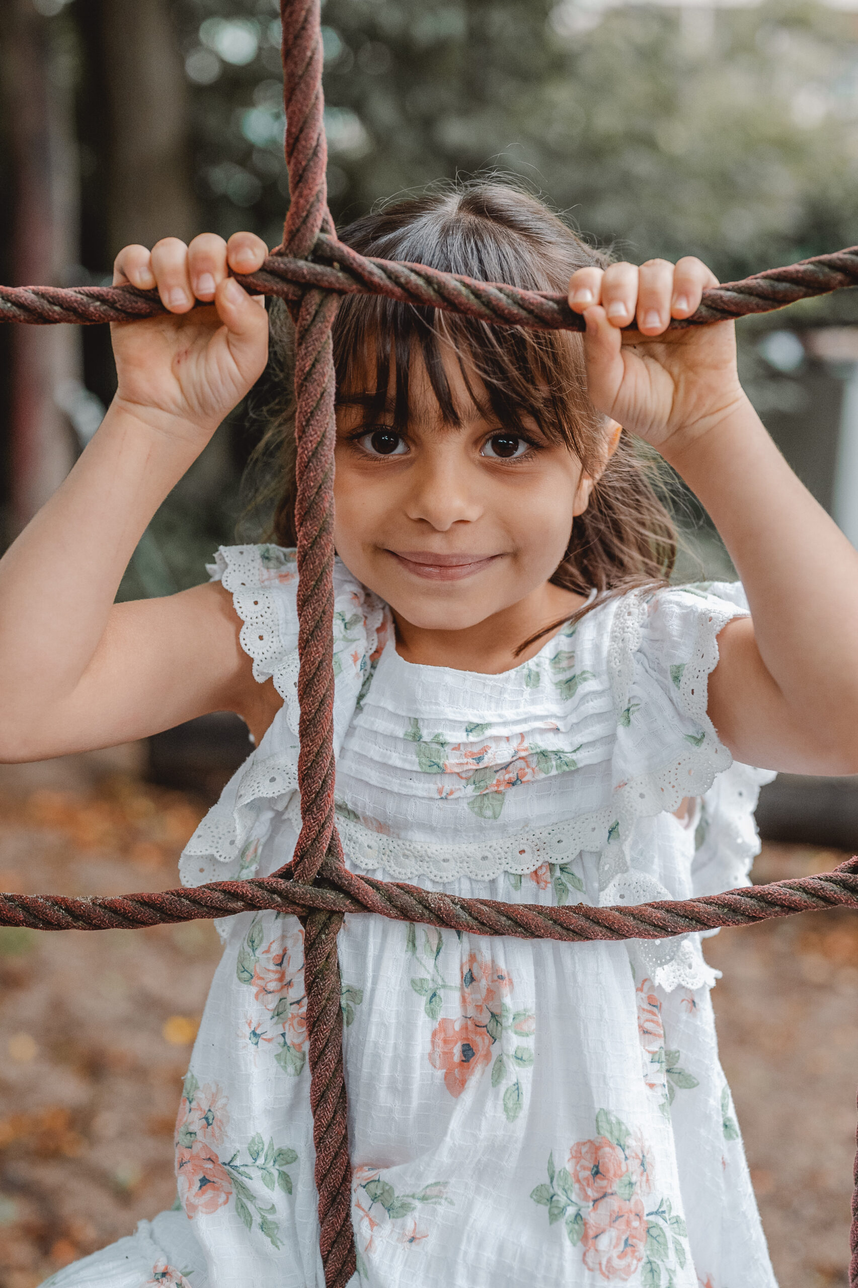 Kitafotos beim Spielen, Schaukeln, Klettern.